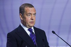 Медведев предупредил о последствиях атак на ядерные объекты на Ближнем Востоке
